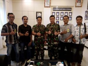 Danlantamal IV Laksamana Pertama R. Eko Suyatno saat menyambut kunjungan Ikatan Wartawan Online (IWO) Tanjungpinang. 