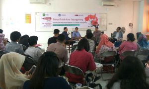 Nara sumber dan peserta diskusi publik menyoal pelaksanaan FTZ Tanjungpinang di Fisip Umrah