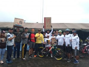 Komandan Lanal Ranai, Kolonel Laut (P) Tony Herdijanto, bersama peserta Fun Bike (Ft.dok suluh kepri)