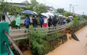 Rudy Gerak Cepat Tinjau Titik-titik Banjir di Batam