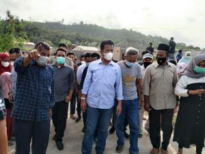 Terima Laporan Warga, Rudi Langsung Tinjau Lokasi Banjir di Taman Harapan