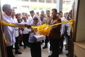 Gubernur Ansar Resmikan Bangunan DAK SMAN 24 Kota Batam