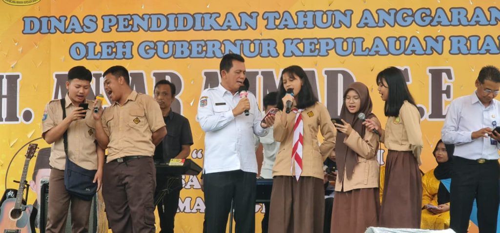 Ansar Resmikan Bangunan Gedung DAK 2 Lantai SMAN 8 Batam