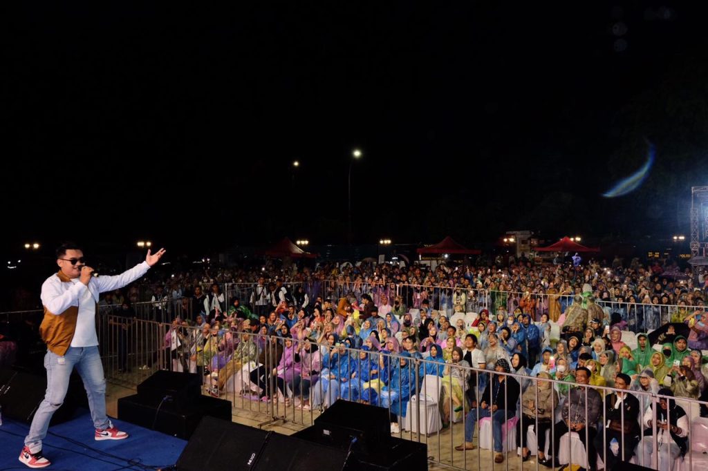 Hujan Turun, Penampilan Juicy Luicy di MS Tanjungpinang Tetap Diserbu Generasi Z