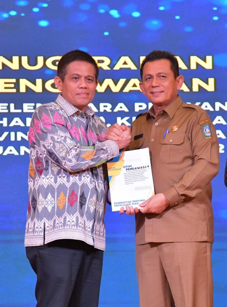 Ansar Hadiri Penganugerahan Opini Pengawasan dari Ombudsman Perwakilan Kepri