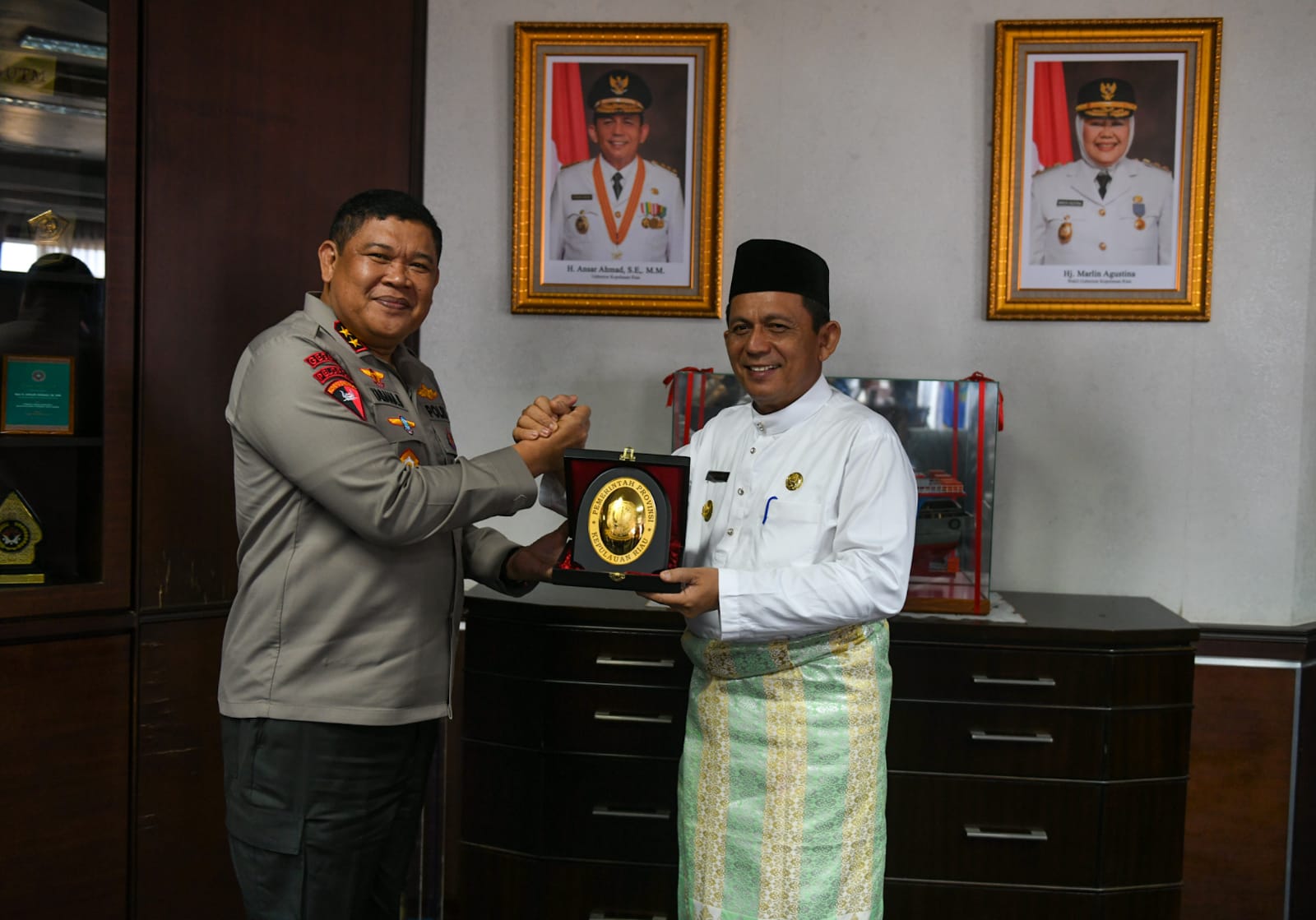 Gubernur Ansar Terima Silaturahmi Kapolda Kepri Irjen Tabana Bangun