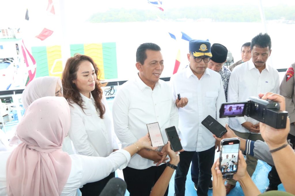 Ansar dan Menhub Tinjau Kapal Roro KMP Bahtera Nusantara 03