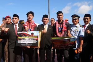 Ansar Beri Bonus Atlit Peraih Medali Seagames 2023 Asal Kepri di Acara Harkitnas ke-115