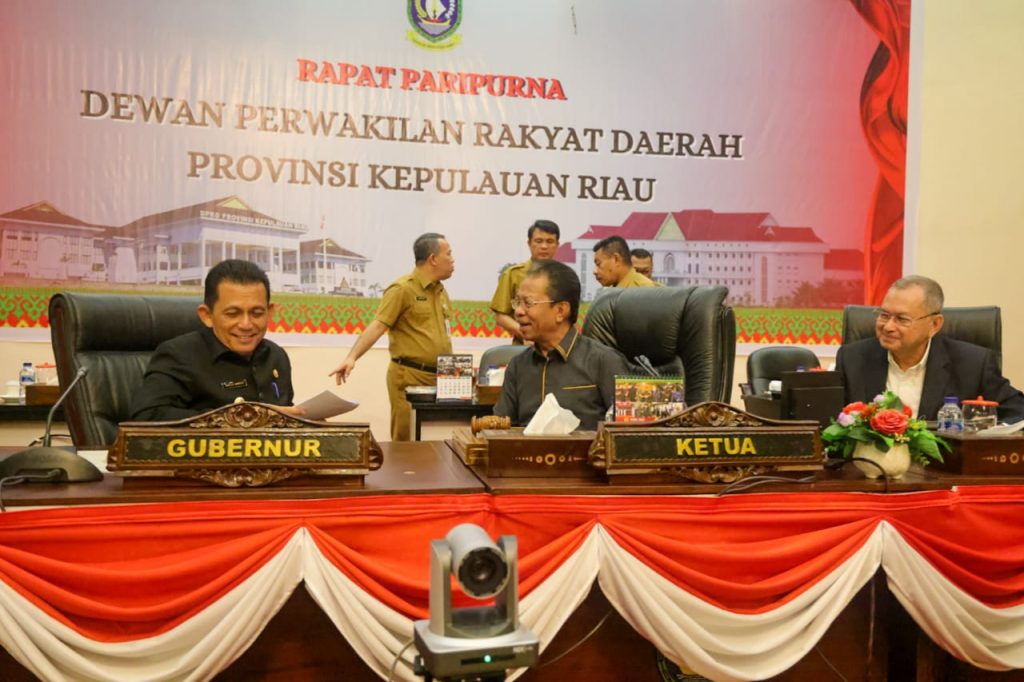 DPRD Kepri Paripurna Penyampaian Jawaban Pemerintah untuk Ranperda LPP APBD 2022