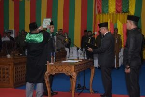 Ketua DPRD Lingga Lantik Anggota PAW Agus Syuriawan Gantikan Seniy