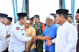 Ansar Serahkan Rp 1,4 M Bantu Korban Puting Beliung di Pulau Kasu Batam