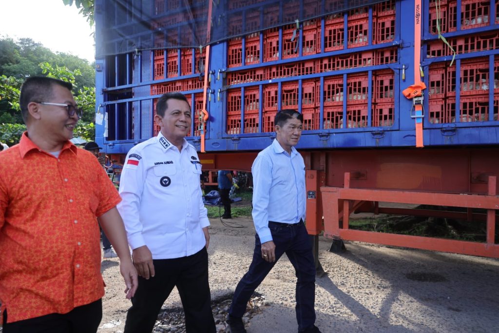 Ansar Lepas Ekspor Perdana Ayam Hidup dari Bintan ke Singapura