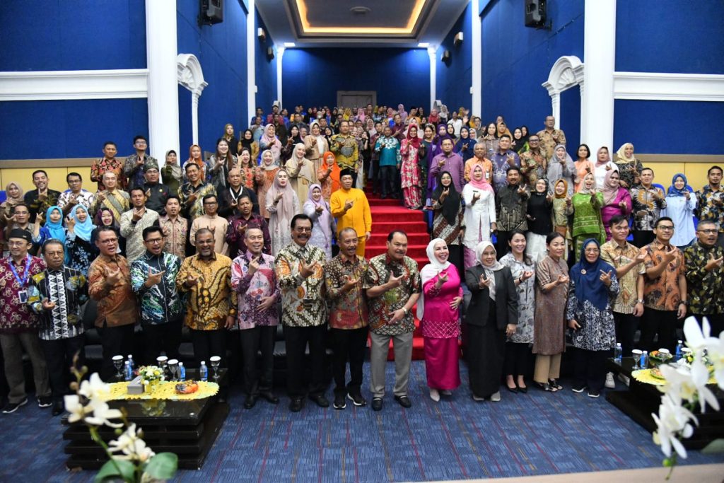 Sekdaprov Kepri Hadiri Pelantikan Rektor Uniba Batam