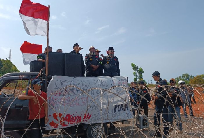 Demo di Kantor Gubernur Kepri, Massa Protes Relokasi Pulau Rempang