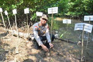 Rangkaian HUT Humas Polri, Polda Kepri Gelar Kegiatan Penghijauan