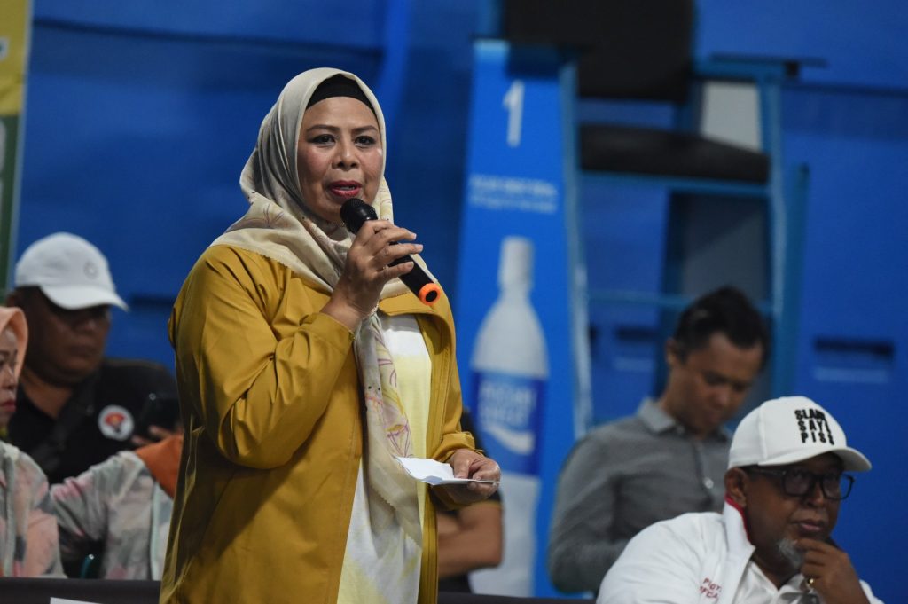 Dewi Ansar Resmikan GOR Hadi Wan Arena-Buka Turnamen Bulutangkis Rizky Faisal Cup 2023