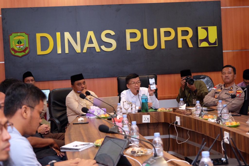 Rapikan Kota Tanjungpinang, Pj Wali Kota Ajak Vendor Benahi Kabel Semrawut