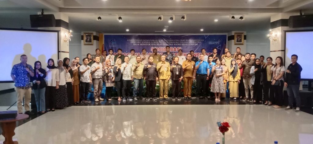 Diskominfo Kepri-Balmon Batam Sosialisasi Penggunaan Frekuensi Radio Tertib, Efektif, dan Aman