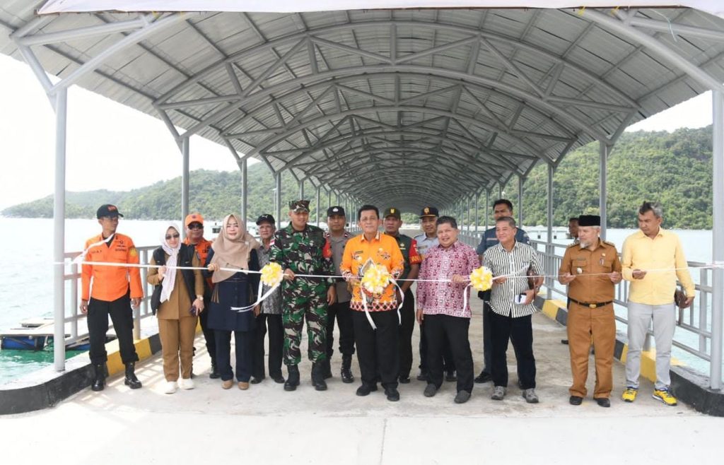 Ansar Resmikan Pelabuhan Pengumpan Regional Kuala Maras Jamaja