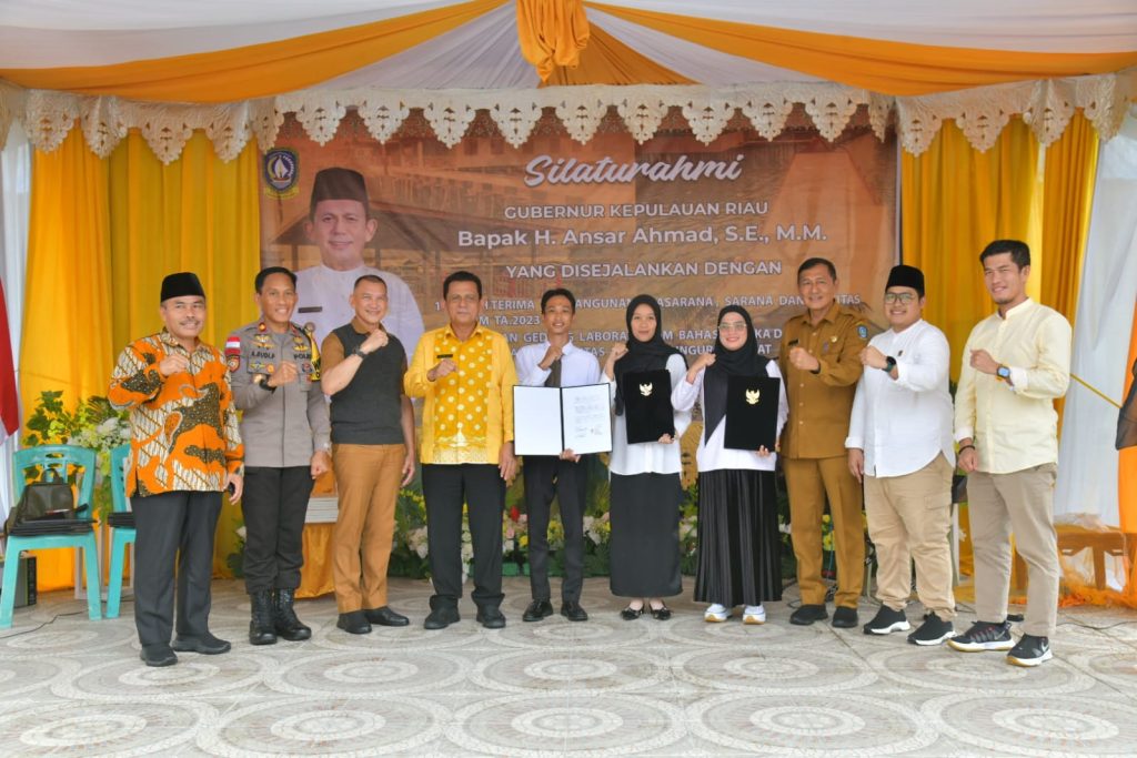 Gubernur Ansar Kunker ke Sedanau Natuna: Pastikan Program Pendidikan Berlanjut