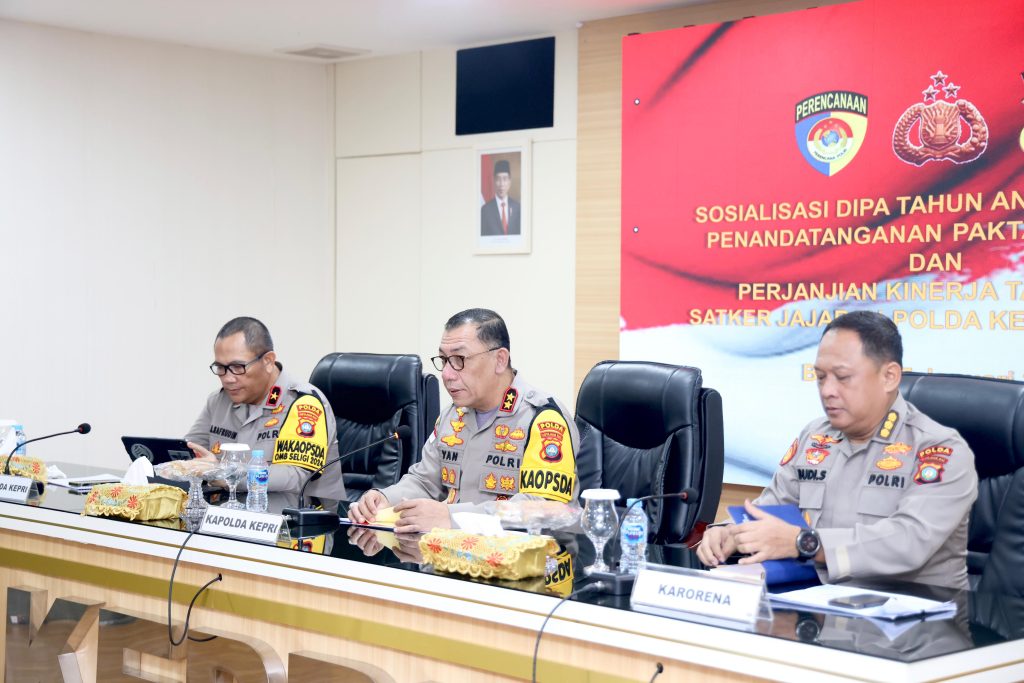 Kapolda Kepri Pimpin Sosialisasi DIPA Tahun Anggaran 2024-Penandatangan Pakta Integritas