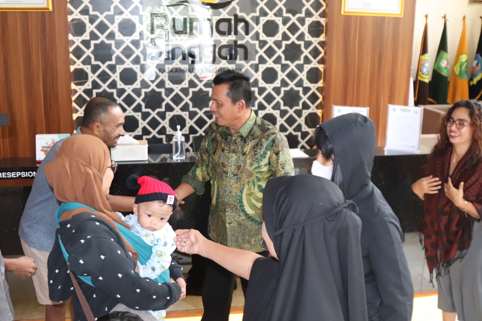 Gubernur Ansar Kunjungi Warga Kepri di Rumah Singgah Jakarta