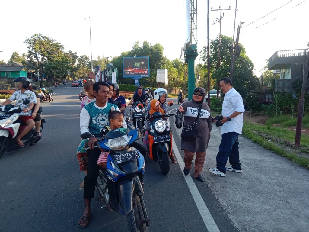 Keberkahan di Bulan Suci Ramadhan, SMSI Berbagi Takjil di Tanjungpinang