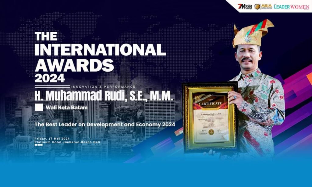 Rudi Dinobatkan ‘The Best Leader on Development and Ekonomy 2024’ Oleh Seven Media Asia
