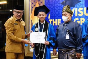 Jefridin Hadiri Wisuda Santri Kemilau Boarding School Batam: Lanjutkan ke Pendidikan Tinggi