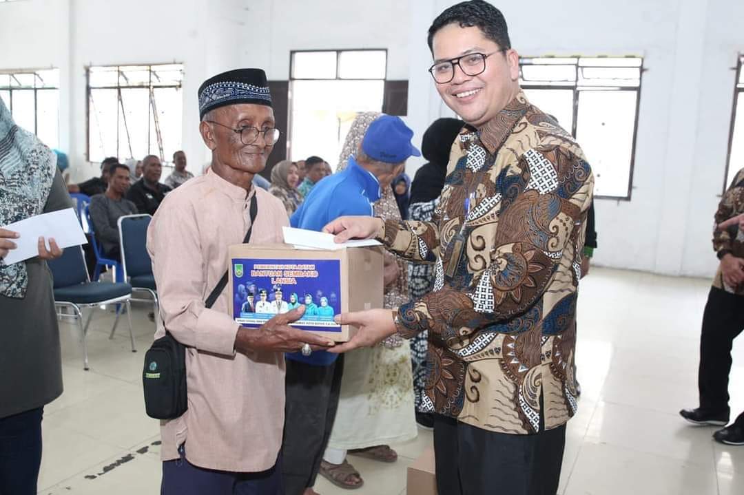 Peserta PKN Tingkat II Pemko Batam Gelar Program Peduli Lansia