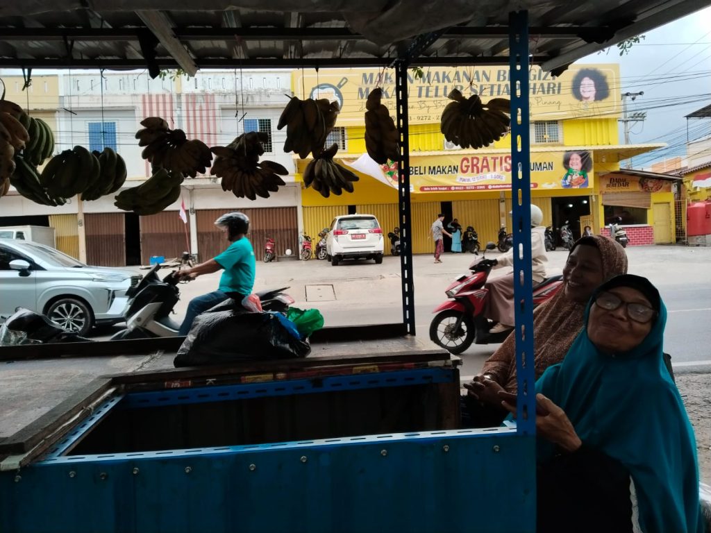 Harapan Ibu Munti ke Pemimpin Baru: Pedagang Kecil Diberi Modal-Tempat yang Layak