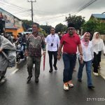 Lis Darmansyah Nyoblos di TPS 20, Jalan Kaki Bersama Istri dan Warga
