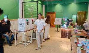 Raja Ariza yang Pertama Nyoblos di TPS 15: Hujan Berkah Kemenangan Lis-Raja
