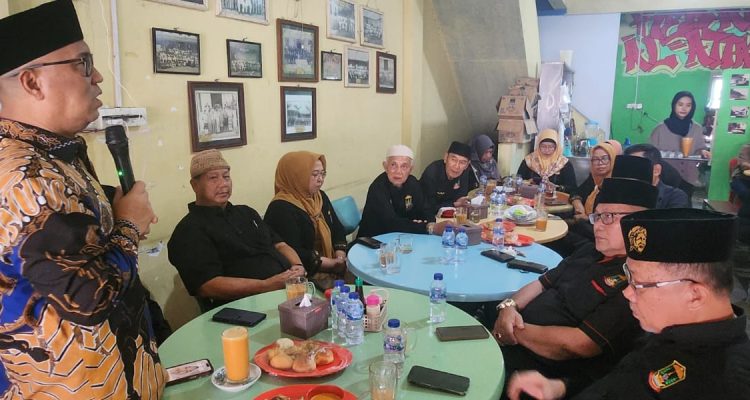 Nyanyang Haris Pratamura Bersilaturahmi ke LAM Kepri