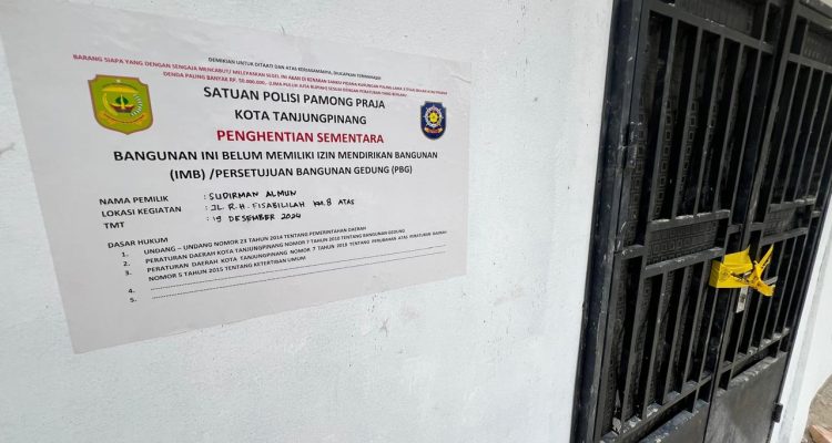 Satpol PP Tanjungpinang Segel Bangunan Diduga Ilegal di DAS Sungai Jang