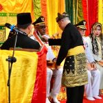 Lis dan Raja Jalani Upacara Adat Tepuk Tepung Tawar Sebagai Pemimpin Tanjungpinang