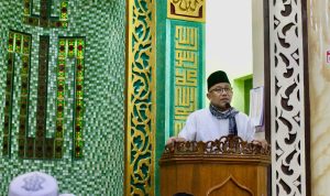 Wali Kota Lis dan Wawako Raja Ariza Safari Ramadan Perdana di Masjid Nurul Iman