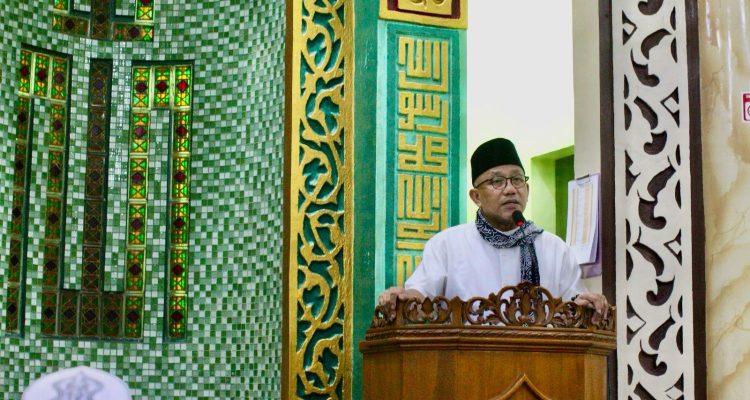 Wali Kota Lis dan Wawako Raja Ariza Safari Ramadan Perdana di Masjid Nurul Iman