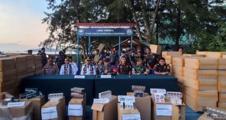 Bupati Aneng Apresiasi Lanal Tarempa yang Gagalkan Penyelundupan Rokok Ilegal di Palmatak