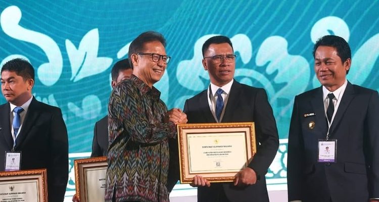 Anambas Bebas Malaria, Bupati Aneng Terima Sertifikat Eliminasi Malaria dari Kemenkes