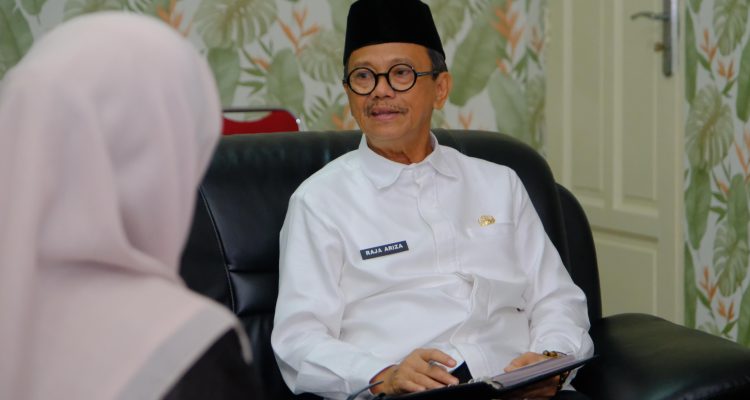Raja Ariza Gelar Pertemuan dengan Disdik, Bahas Merger Sekolah-Solusi Siswa Baru