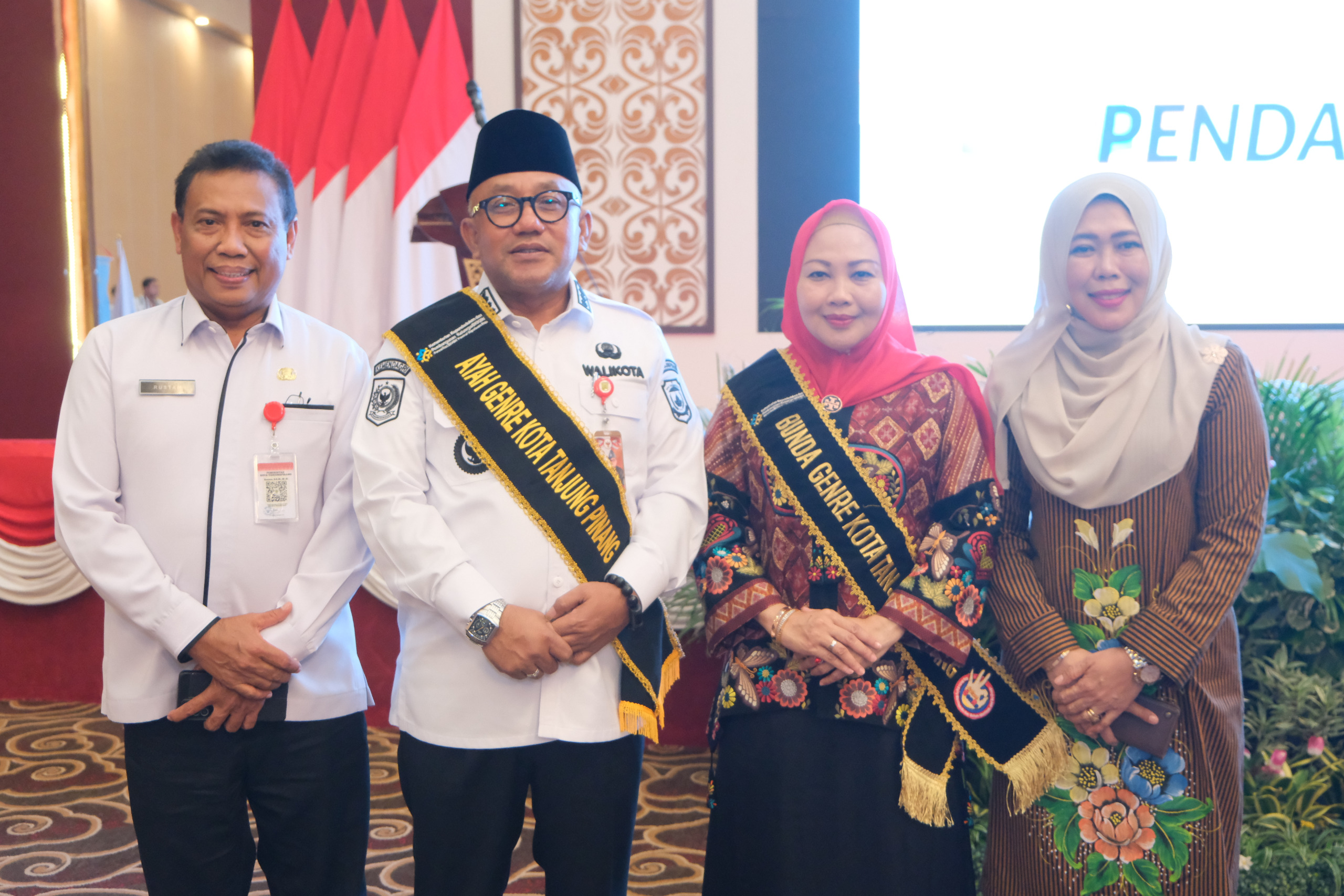 Wali Kota Lis dan Istri Dikukuhkan Sebagai Ayah dan Bunda Genre Tanjungpinang