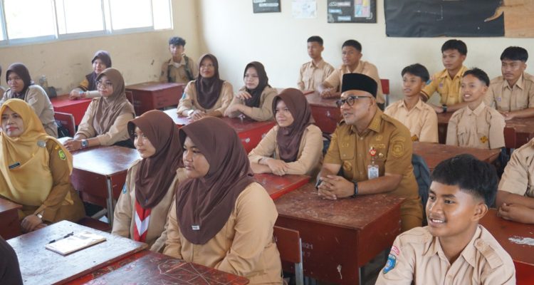 Motivasi Anak-anak Tanjungpinang, Lis Ajak Pelajar Belajar dari Kisah Orang Sukses