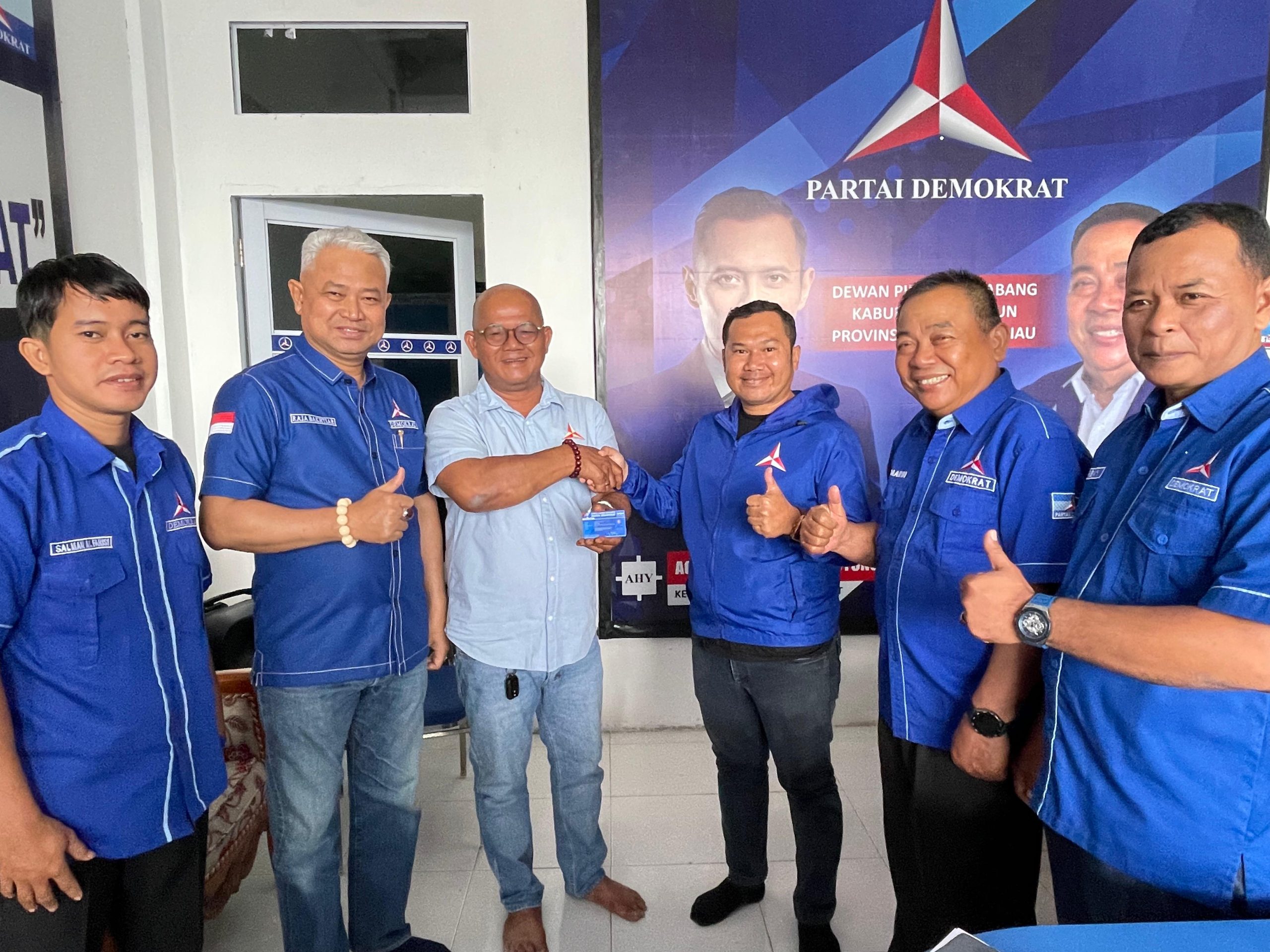 Tokoh Masyarakat Karimun, Eri Suandi Resmi Bergabung ke Partai Demokrat