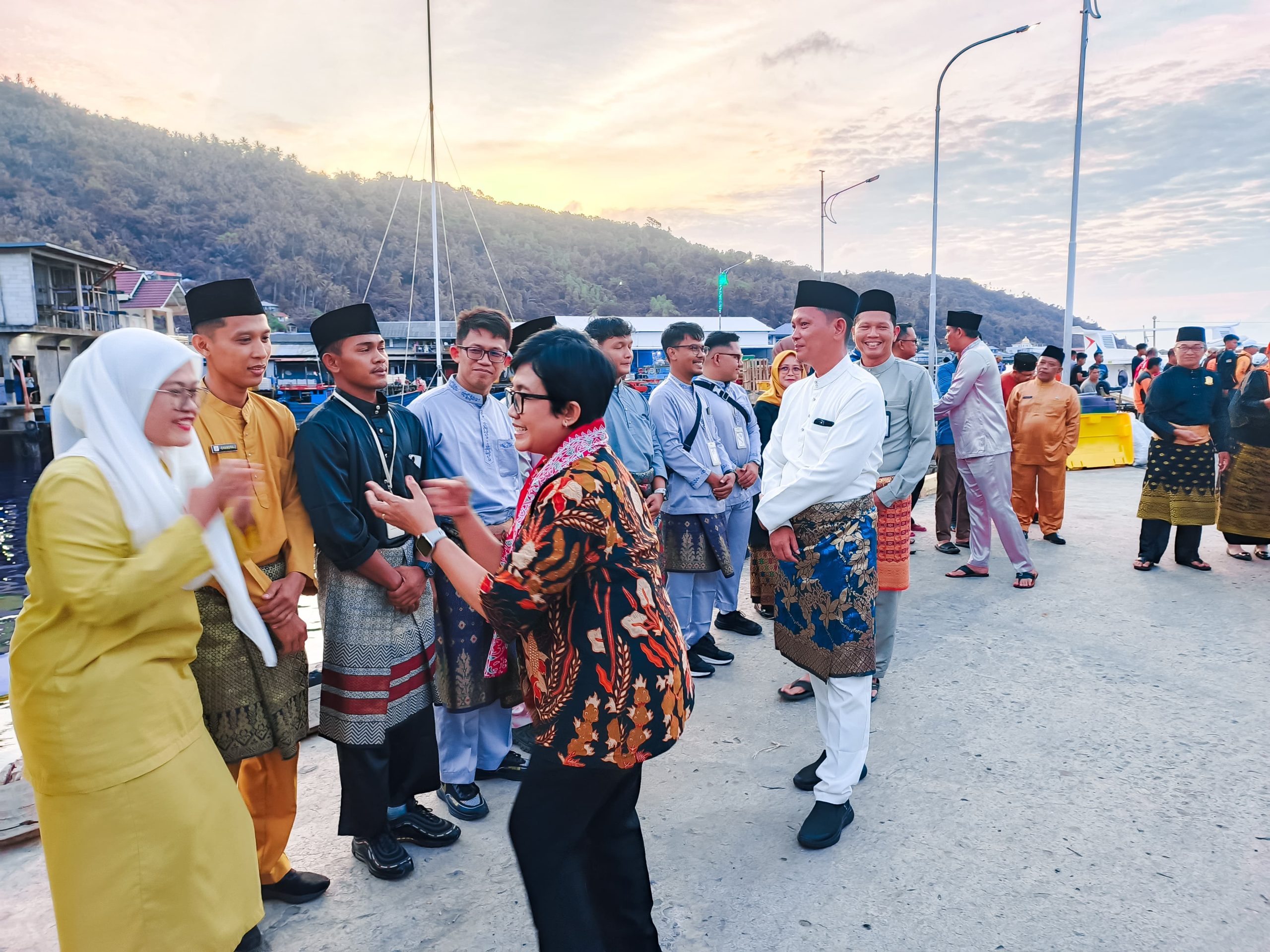 Wabup Raja Bayu Sambut Kepala BPS Kepri di Pelabuhan Pelni