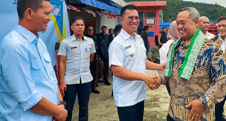 Bupati Anambas Sambut Kepala BPKP Kepri di Pelabuhan Sri Siantan