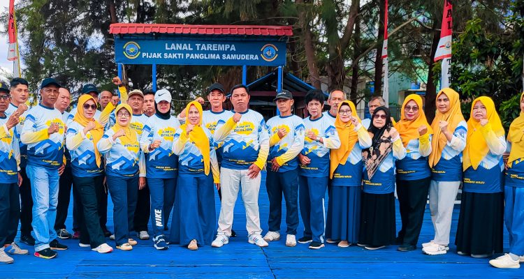 Senam dan Gotong Royong Warnai Jumat Berlian di Tarempa