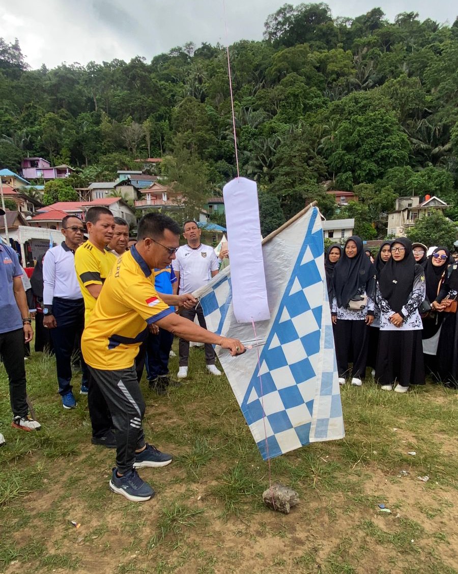 HUT PGRI ke-80: Bupati Aneng Ajak Guru Terus Mencerdaskan Generasi Muda