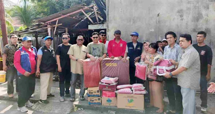 Dinsos Tanjungpinang Salurkan Bantuan Bagi Korban Kebakaran di Jalan Bintan