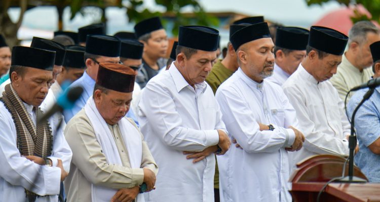 Pemprov Kepri Gelar Salat Istisqa di Pulau Penyengat, Mohon Hujan Turun di Tengah Kemarau